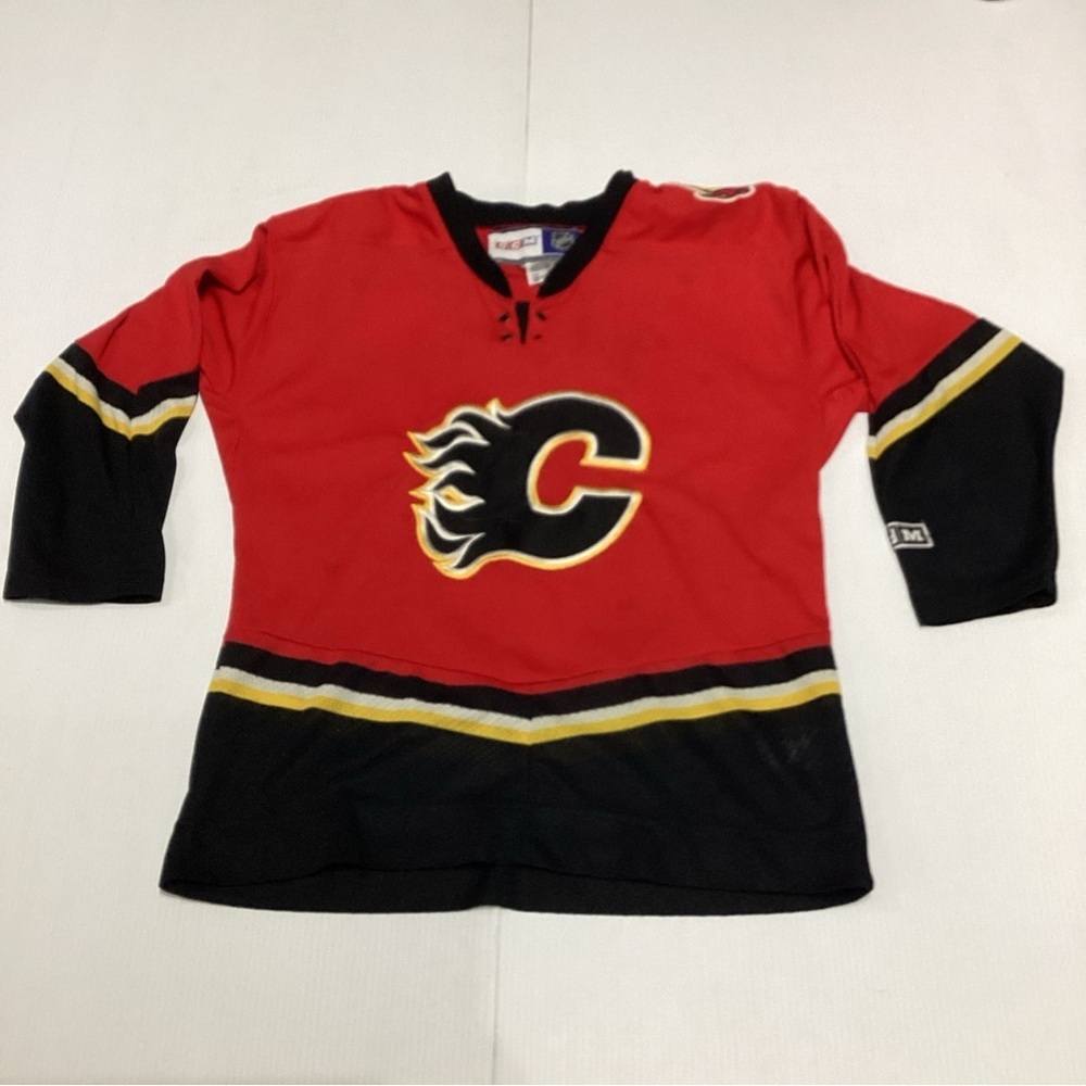 Vintage 90s 00s Calgary Flames CCM Youth Hockey Jersey NHL Red L/XL